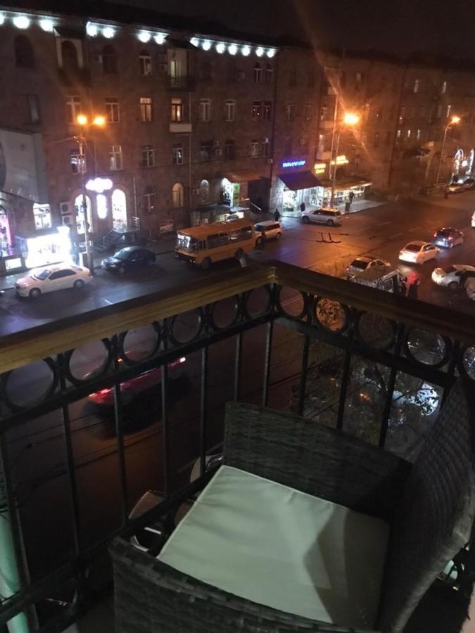 Квартира Около Станции Метро С Балконами 예레반 외부 사진